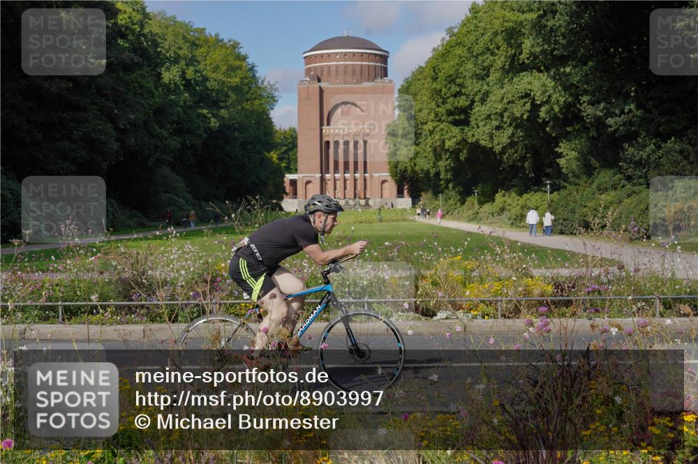 14.09.2025 - Stadtparktriathlon Michael Burmester http://msf.ph/oto/8903997 14.09.2025 10:58:40 Radfahren 714, 821, 897 meine-sportfotos.de