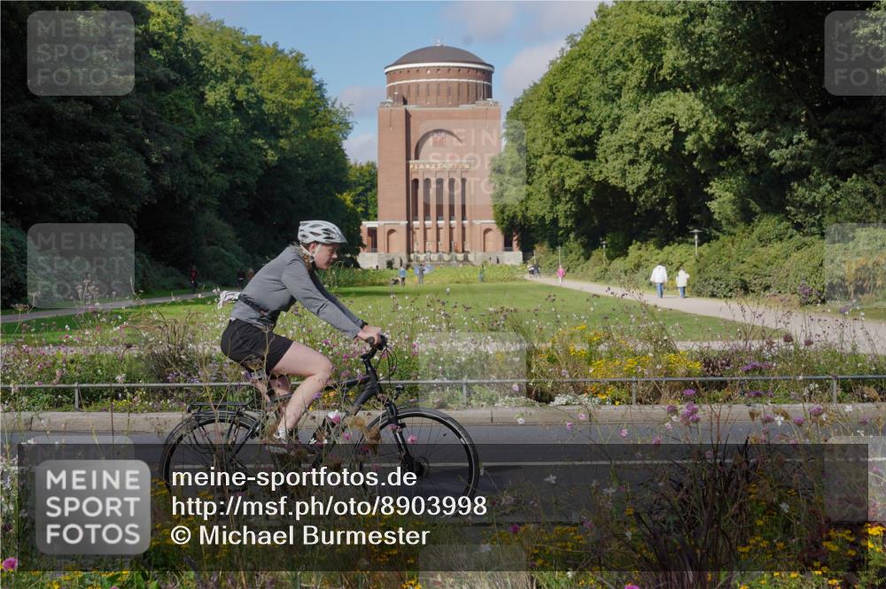 14.09.2025 - Stadtparktriathlon Michael Burmester http://msf.ph/oto/8903998 14.09.2025 10:58:43 Radfahren 582, 714, 897 meine-sportfotos.de