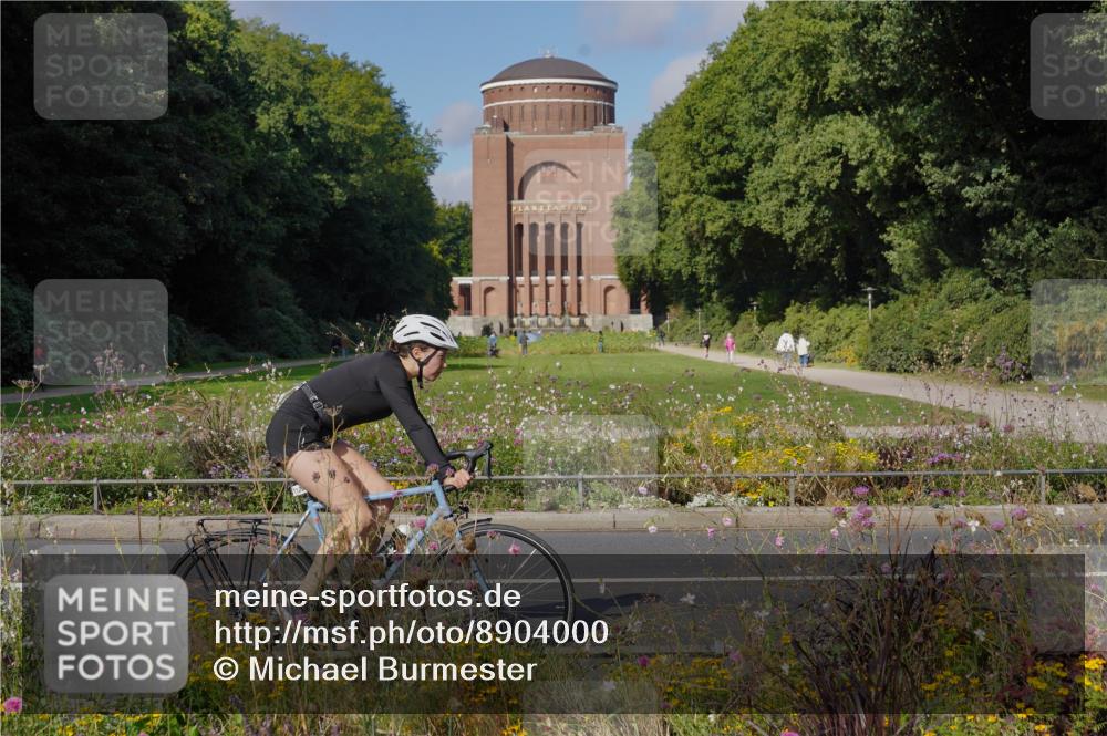 14.09.2025 - Stadtparktriathlon Michael Burmester http://msf.ph/oto/8904000 14.09.2025 10:58:55 Radfahren 582, 712, 727, 743, 750, 799, 804, 862, 873, 917 meine-sportfotos.de