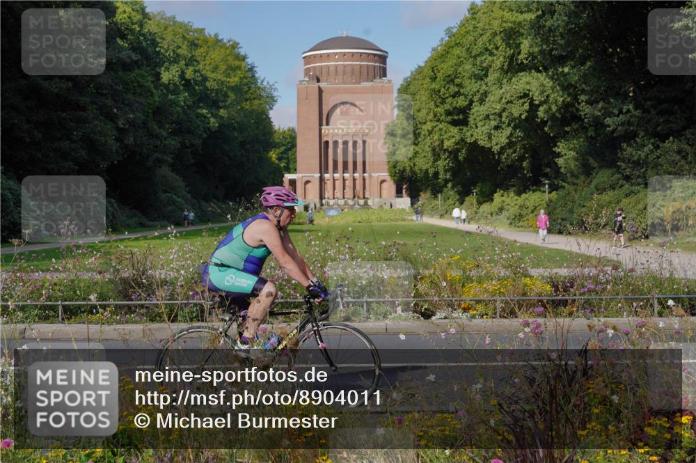 14.09.2025 - Stadtparktriathlon Michael Burmester http://msf.ph/oto/8904011 14.09.2025 10:59:19 Radfahren 748, 752, 775, 800, 813, 886, 889 meine-sportfotos.de
