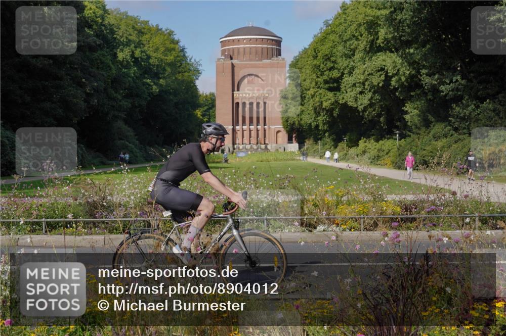 14.09.2025 - Stadtparktriathlon Michael Burmester http://msf.ph/oto/8904012 14.09.2025 10:59:22 Radfahren 748, 752, 775, 800, 813, 886, 889 meine-sportfotos.de