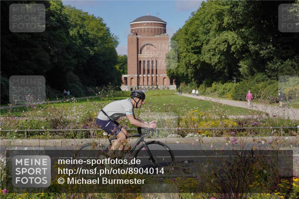 14.09.2025 - Stadtparktriathlon Michael Burmester http://msf.ph/oto/8904014 14.09.2025 10:59:24 Radfahren 748, 752, 775, 800, 813, 886, 889 meine-sportfotos.de