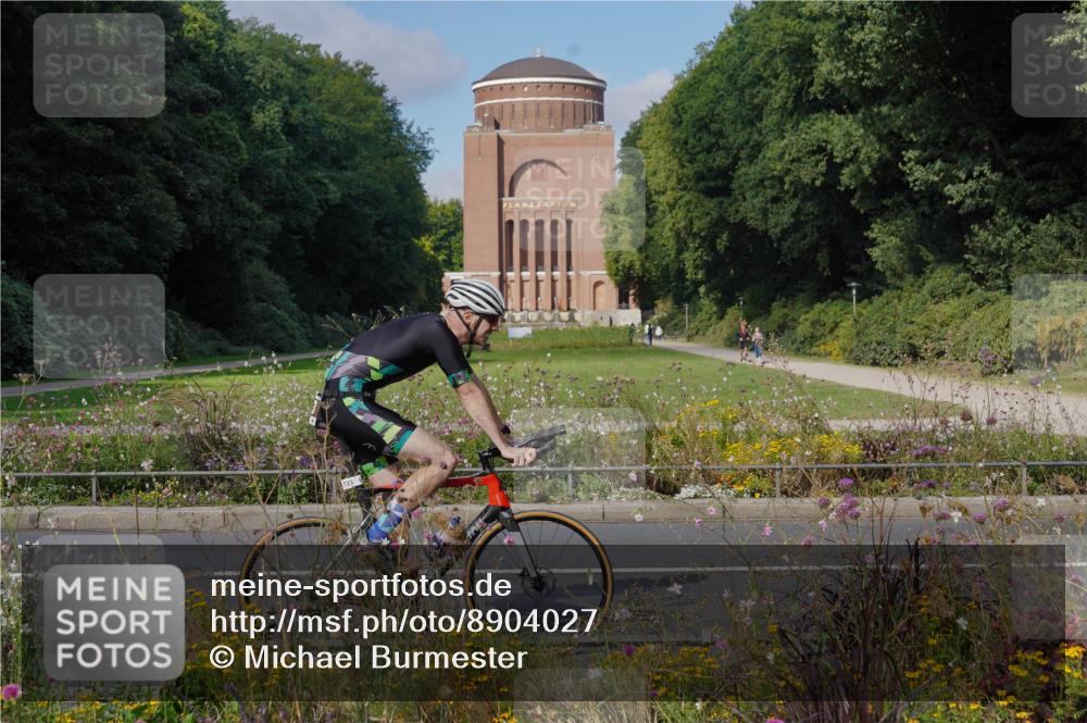 14.09.2025 - Stadtparktriathlon Michael Burmester http://msf.ph/oto/8904027 14.09.2025 11:00:17 Radfahren 723 meine-sportfotos.de