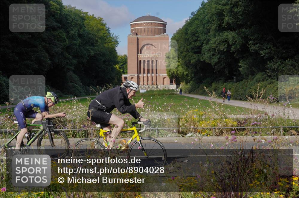 14.09.2025 - Stadtparktriathlon Michael Burmester http://msf.ph/oto/8904028 14.09.2025 11:00:28 Radfahren 601, 829, 871, 878, 915 meine-sportfotos.de
