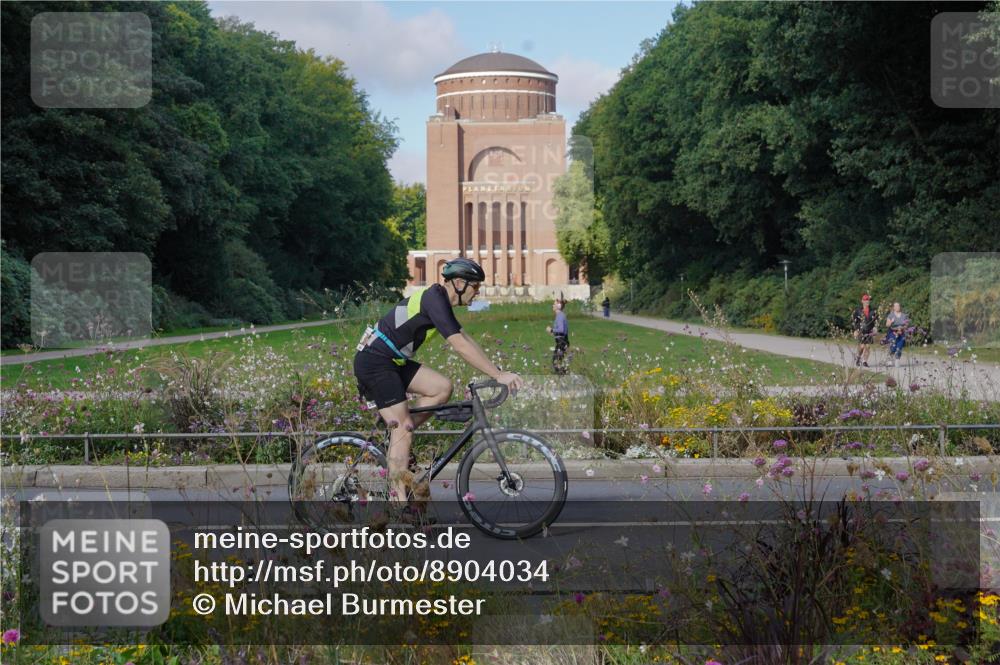 14.09.2025 - Stadtparktriathlon Michael Burmester http://msf.ph/oto/8904034 14.09.2025 11:00:39 Radfahren 600, 601, 643, 724, 730, 793, 838, 865, 870, 915, 921 meine-sportfotos.de