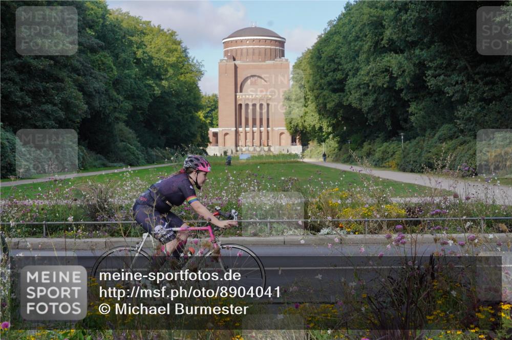 14.09.2025 - Stadtparktriathlon Michael Burmester http://msf.ph/oto/8904041 14.09.2025 11:00:50 Radfahren 716, 724, 730, 735, 793, 805, 865, 918 meine-sportfotos.de