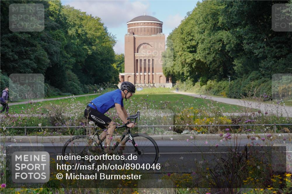 14.09.2025 - Stadtparktriathlon Michael Burmester http://msf.ph/oto/8904046 14.09.2025 11:01:03 Radfahren 758, 797, 806, 825, 843, 892, 895 meine-sportfotos.de