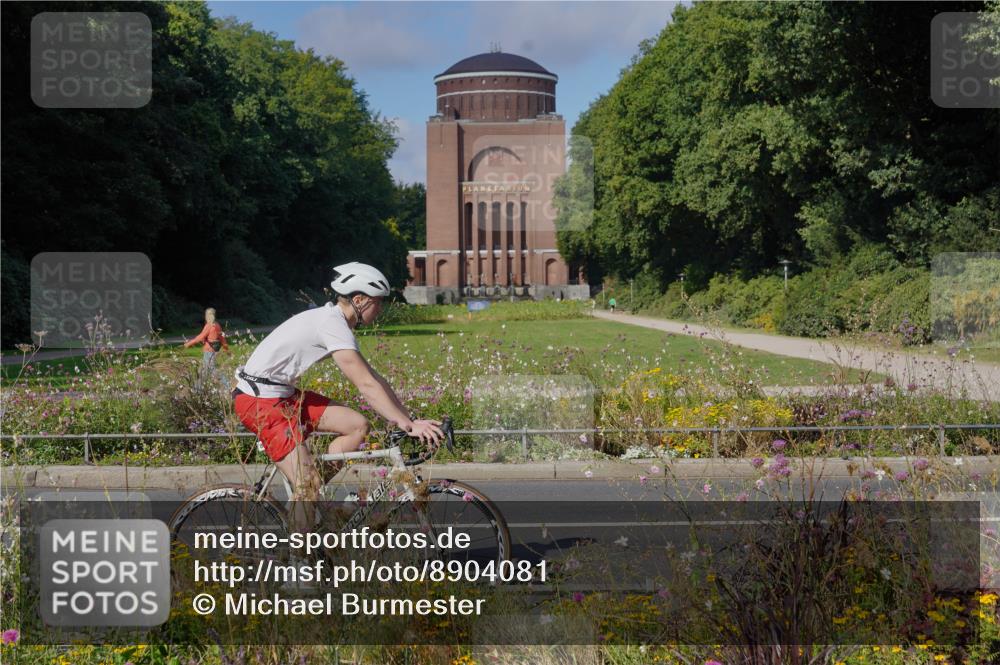 14.09.2025 - Stadtparktriathlon Michael Burmester http://msf.ph/oto/8904081 14.09.2025 11:02:27 Radfahren 761, 890, 916 meine-sportfotos.de