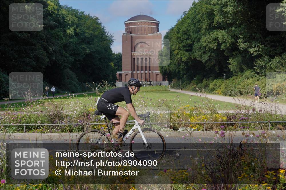 14.09.2025 - Stadtparktriathlon Michael Burmester http://msf.ph/oto/8904090 14.09.2025 11:03:17 Radfahren 646, 708, 782, 788, 849, 877, 888 meine-sportfotos.de
