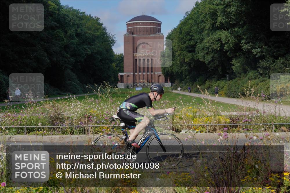 14.09.2025 - Stadtparktriathlon Michael Burmester http://msf.ph/oto/8904098 14.09.2025 11:03:30 Radfahren 657, 668, 764, 782, 783, 811, 817 meine-sportfotos.de
