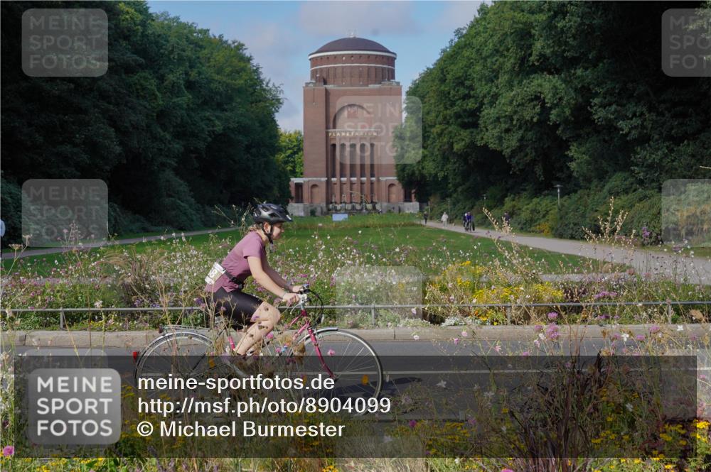 14.09.2025 - Stadtparktriathlon Michael Burmester http://msf.ph/oto/8904099 14.09.2025 11:03:36 Radfahren 668, 760, 767, 792, 817 meine-sportfotos.de