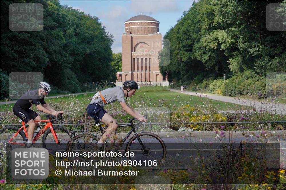 14.09.2025 - Stadtparktriathlon Michael Burmester http://msf.ph/oto/8904106 14.09.2025 11:03:53 Radfahren 721, 740, 765, 781, 798, 801, 909 meine-sportfotos.de