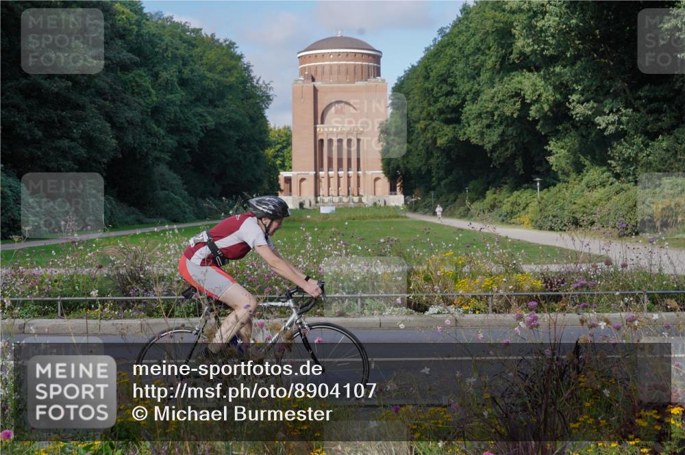 14.09.2025 - Stadtparktriathlon Michael Burmester http://msf.ph/oto/8904107 14.09.2025 11:03:56 Radfahren 721, 740, 753, 765, 801, 909 meine-sportfotos.de