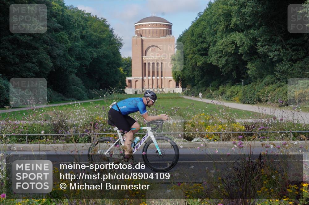 14.09.2025 - Stadtparktriathlon Michael Burmester http://msf.ph/oto/8904109 14.09.2025 11:04:03 Radfahren 753, 778, 801, 911, 914 meine-sportfotos.de