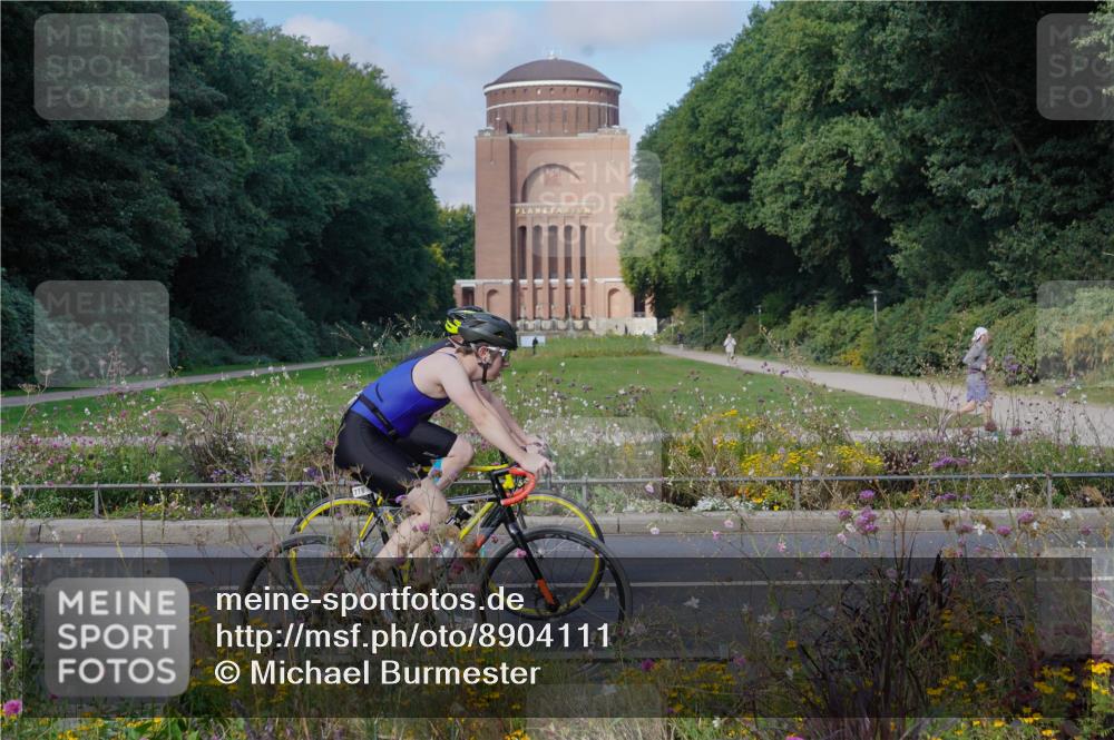14.09.2025 - Stadtparktriathlon Michael Burmester http://msf.ph/oto/8904111 14.09.2025 11:04:10 Radfahren 655, 755, 778, 818, 911, 914 meine-sportfotos.de