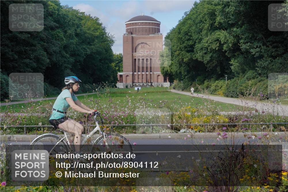 14.09.2025 - Stadtparktriathlon Michael Burmester http://msf.ph/oto/8904112 14.09.2025 11:04:15 Radfahren 628, 655, 671, 686, 755, 774, 778, 802, 803, 818 meine-sportfotos.de