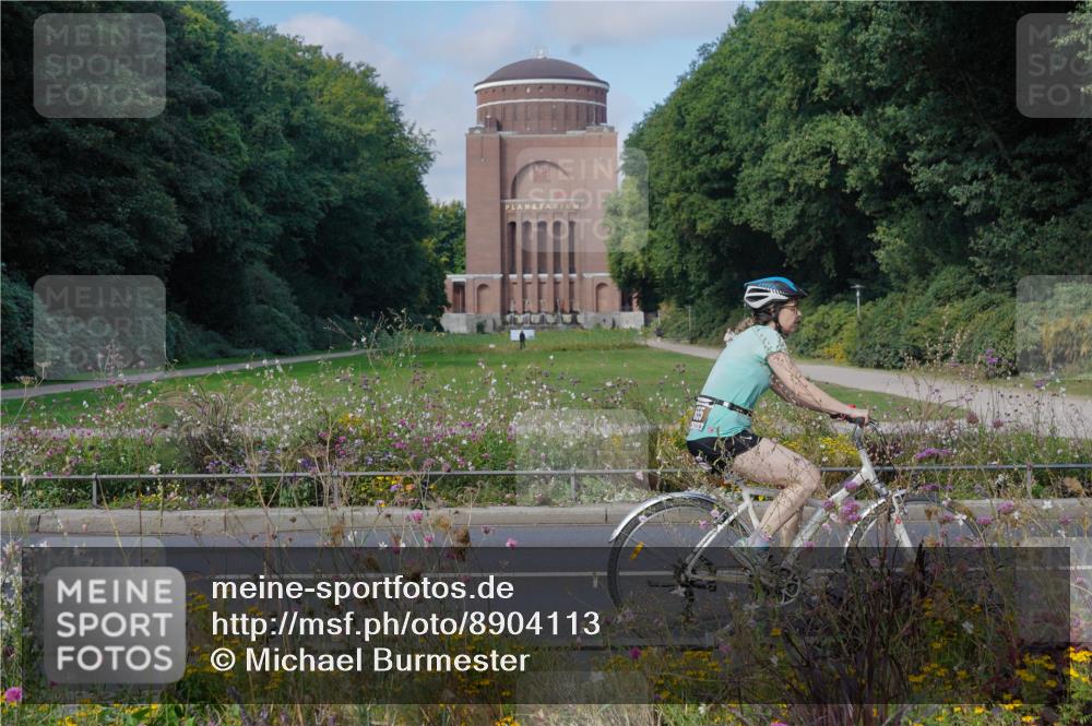 14.09.2025 - Stadtparktriathlon Michael Burmester http://msf.ph/oto/8904113 14.09.2025 11:04:16 Radfahren 628, 655, 671, 686, 755, 774, 802, 803, 818 meine-sportfotos.de
