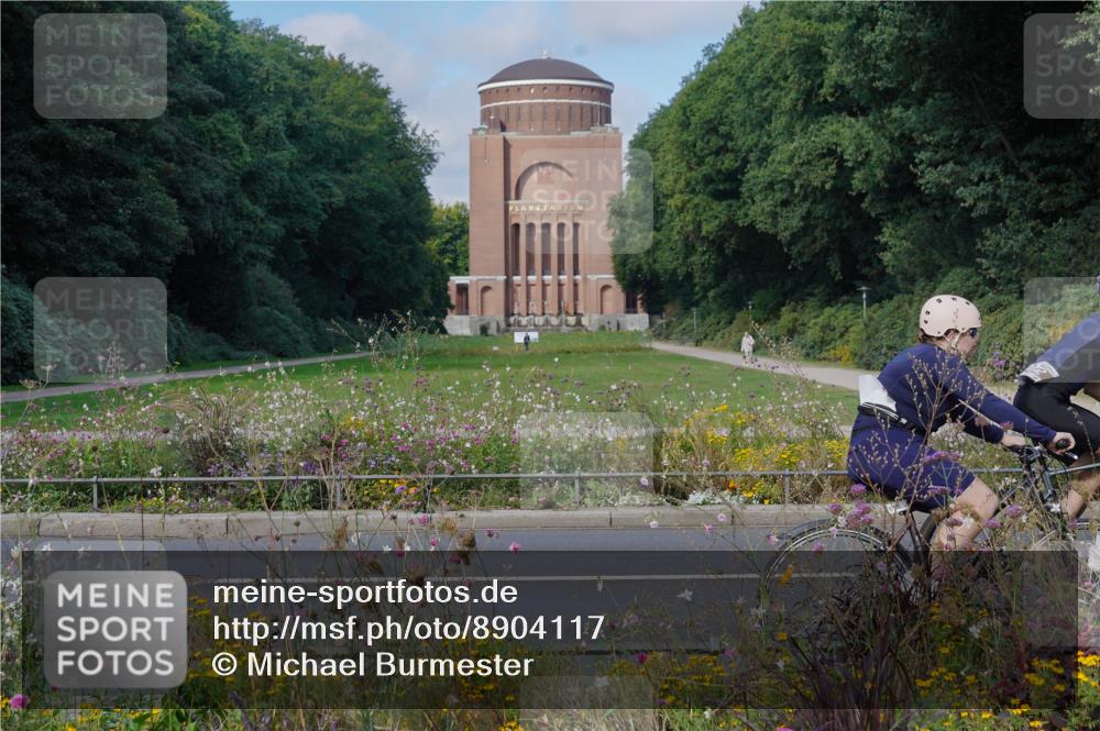 14.09.2025 - Stadtparktriathlon Michael Burmester http://msf.ph/oto/8904117 14.09.2025 11:04:23 Radfahren 628, 671, 686, 771, 774, 802, 803, 818, 857 meine-sportfotos.de