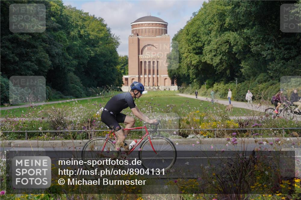14.09.2025 - Stadtparktriathlon Michael Burmester http://msf.ph/oto/8904131 14.09.2025 11:05:12 Radfahren 833, 835, 836, 841, 852, 853, 867, 891, 919 meine-sportfotos.de