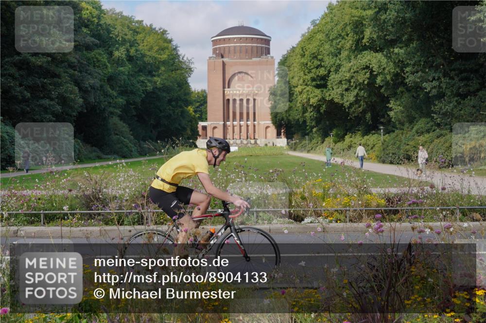 14.09.2025 - Stadtparktriathlon Michael Burmester http://msf.ph/oto/8904133 14.09.2025 11:05:18 Radfahren 827, 833, 835, 836, 841, 853, 855, 898 meine-sportfotos.de