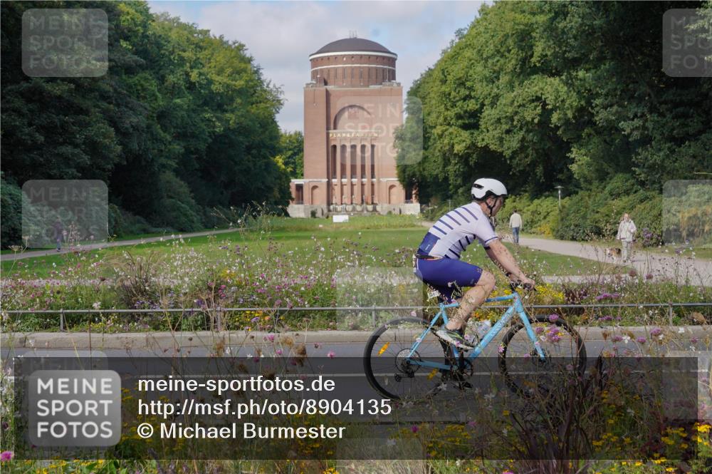 14.09.2025 - Stadtparktriathlon Michael Burmester http://msf.ph/oto/8904135 14.09.2025 11:05:20 Radfahren 827, 835, 836, 841, 846, 853, 855, 898 meine-sportfotos.de