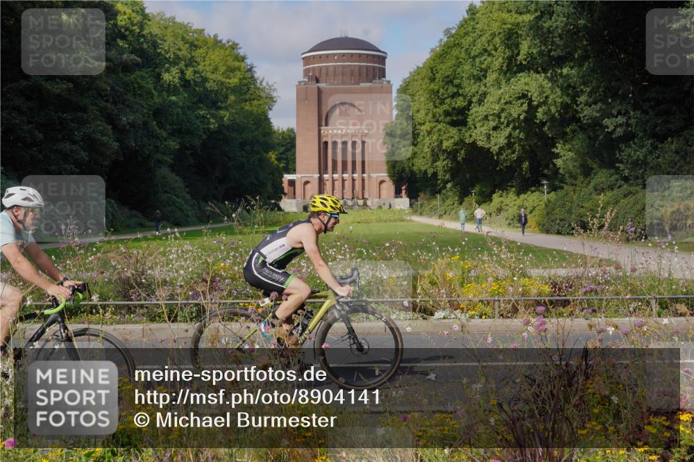 14.09.2025 - Stadtparktriathlon Michael Burmester http://msf.ph/oto/8904141 14.09.2025 11:05:36 Radfahren 837, 850, 872 meine-sportfotos.de