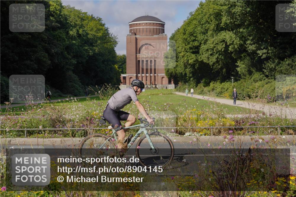14.09.2025 - Stadtparktriathlon Michael Burmester http://msf.ph/oto/8904145 14.09.2025 11:05:53 Radfahren 727, 743, 744, 750, 756, 759, 799, 804, 897 meine-sportfotos.de