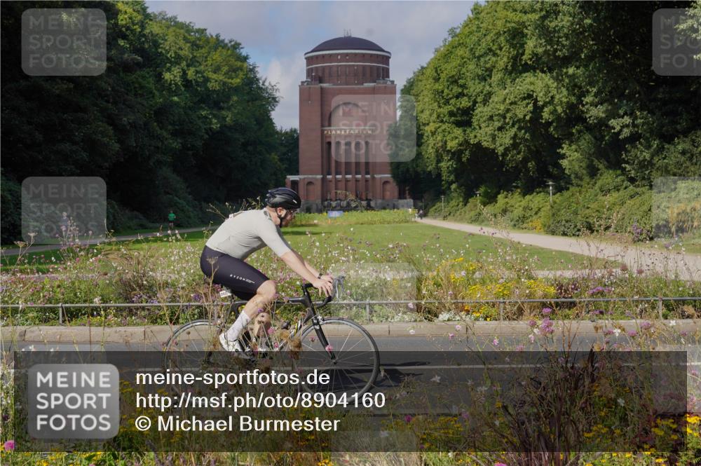 14.09.2025 - Stadtparktriathlon Michael Burmester http://msf.ph/oto/8904160 14.09.2025 11:06:39 Radfahren 748, 775, 777, 816, 820, 862 meine-sportfotos.de