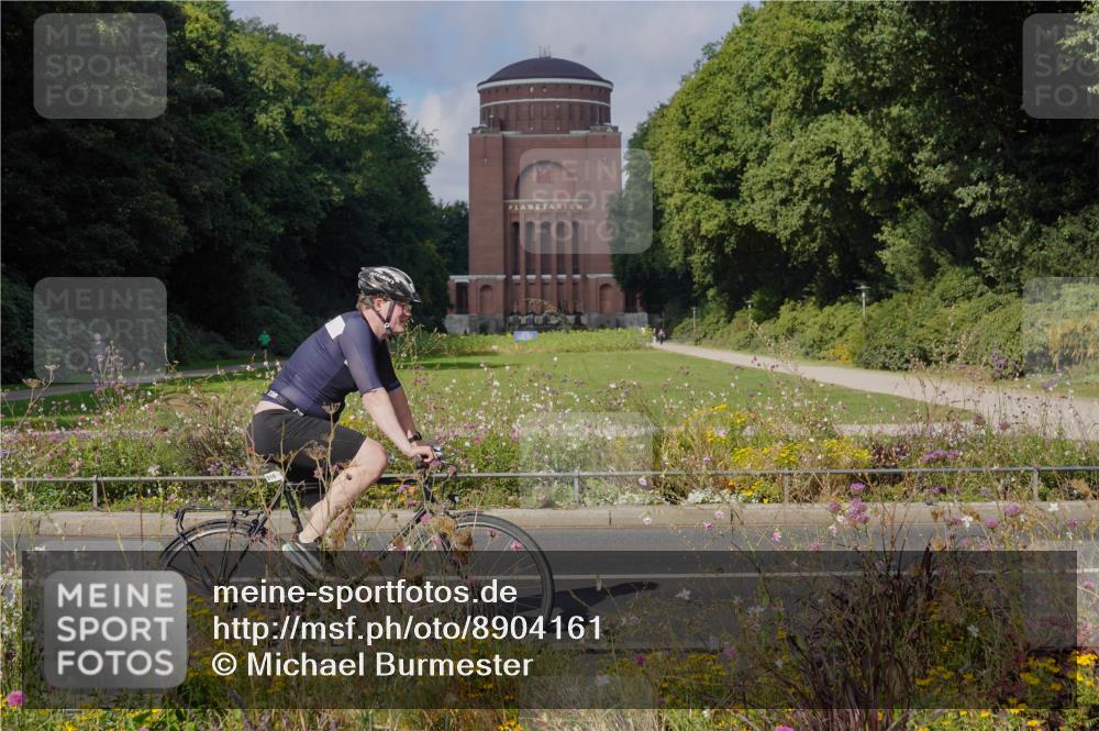 14.09.2025 - Stadtparktriathlon Michael Burmester http://msf.ph/oto/8904161 14.09.2025 11:06:39 Radfahren 748, 775, 777, 816, 820, 862 meine-sportfotos.de