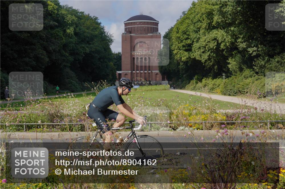 14.09.2025 - Stadtparktriathlon Michael Burmester http://msf.ph/oto/8904162 14.09.2025 11:06:45 Radfahren 775, 816, 862 meine-sportfotos.de