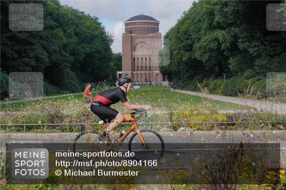 14.09.2025 - Stadtparktriathlon Michael Burmester http://msf.ph/oto/8904166 14.09.2025 11:07:00 Radfahren 752, 813, 874, 882, 920 meine-sportfotos.de
