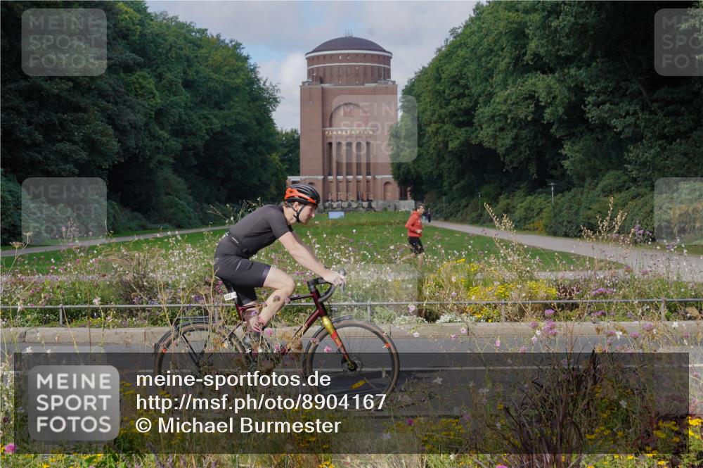 14.09.2025 - Stadtparktriathlon Michael Burmester http://msf.ph/oto/8904167 14.09.2025 11:07:02 Radfahren 752, 813, 874, 882, 920 meine-sportfotos.de