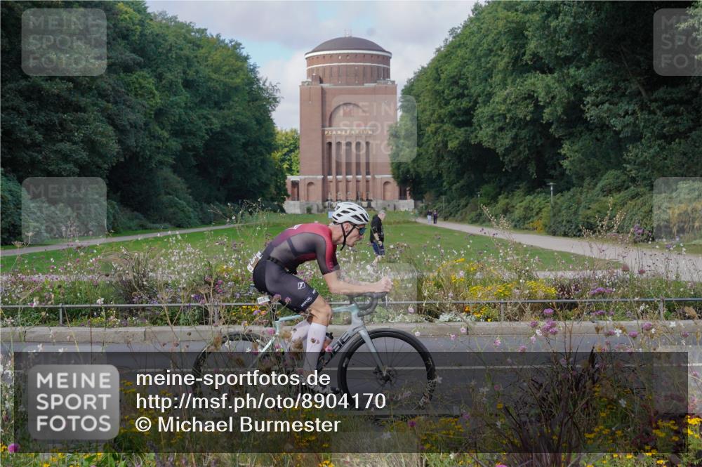 14.09.2025 - Stadtparktriathlon Michael Burmester http://msf.ph/oto/8904170 14.09.2025 11:07:13 Radfahren 739, 785, 825, 838, 865, 886, 920 meine-sportfotos.de