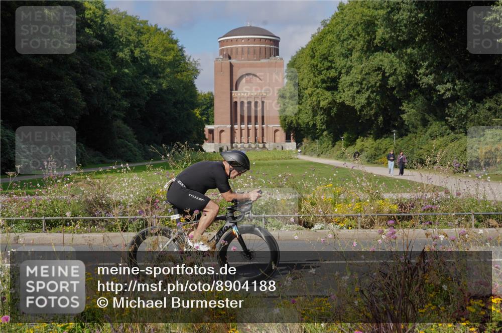 14.09.2025 - Stadtparktriathlon Michael Burmester http://msf.ph/oto/8904188 14.09.2025 11:08:16 Radfahren 728, 730, 758, 878, 892, 915, 918 meine-sportfotos.de