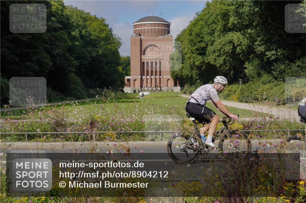 14.09.2025 - Stadtparktriathlon Michael Burmester http://msf.ph/oto/8904212 14.09.2025 11:09:42 Radfahren 724, 780, 790, 831, 900 meine-sportfotos.de
