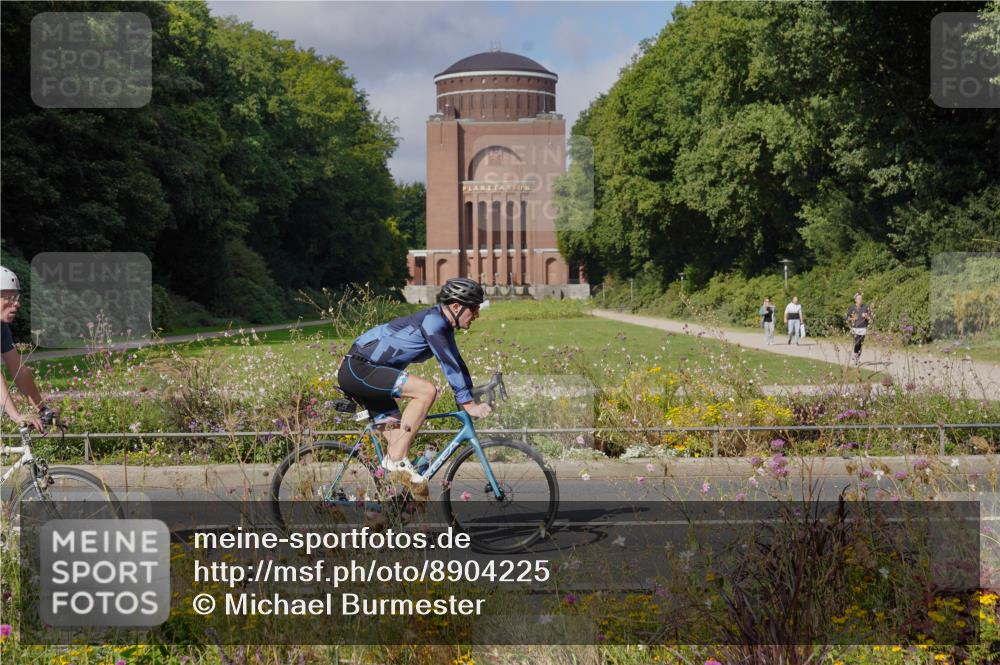 14.09.2025 - Stadtparktriathlon Michael Burmester http://msf.ph/oto/8904225 14.09.2025 11:10:51 Radfahren 760, 761, 772, 786, 854, 890, 909, 916 meine-sportfotos.de