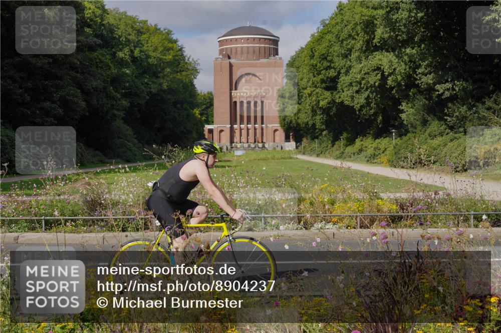 14.09.2025 - Stadtparktriathlon Michael Burmester http://msf.ph/oto/8904237 14.09.2025 11:11:43 Radfahren 740, 792, 911, 914 meine-sportfotos.de