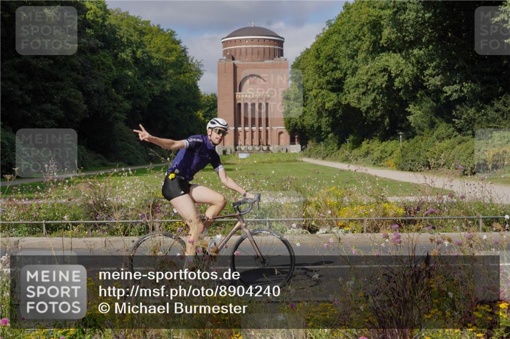 14.09.2025 - Stadtparktriathlon Michael Burmester http://msf.ph/oto/8904240 14.09.2025 11:11:58 Radfahren 754, 755, 765, 771, 778, 802, 826, 852, 919 meine-sportfotos.de