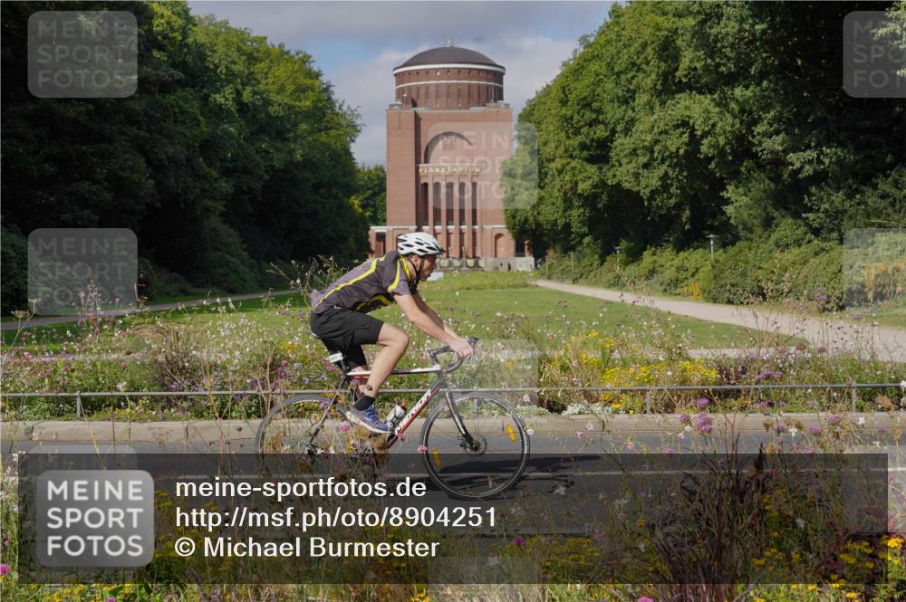 14.09.2025 - Stadtparktriathlon Michael Burmester http://msf.ph/oto/8904251 14.09.2025 11:12:19 Radfahren 734, 746, 774, 801, 803, 807, 818, 835, 846 meine-sportfotos.de