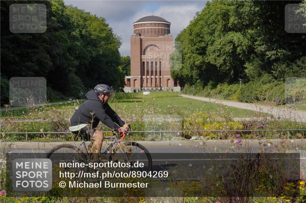 14.09.2025 - Stadtparktriathlon Michael Burmester http://msf.ph/oto/8904269 14.09.2025 11:13:27 Radfahren 776, 825, 828, 857, 889, 897, 917 meine-sportfotos.de