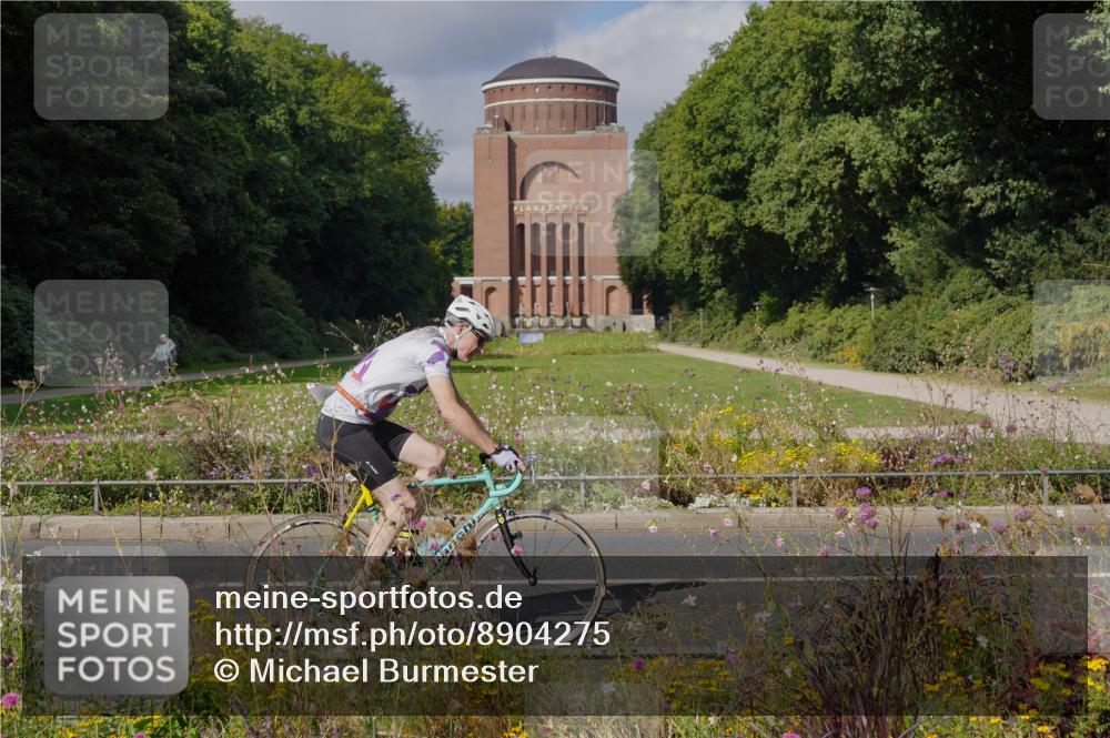 14.09.2025 - Stadtparktriathlon Michael Burmester http://msf.ph/oto/8904275 14.09.2025 11:13:54 Radfahren 838, 855 meine-sportfotos.de