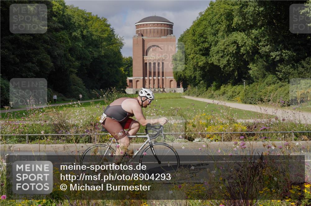 14.09.2025 - Stadtparktriathlon Michael Burmester http://msf.ph/oto/8904293 14.09.2025 11:15:24 Radfahren 756, 777, 842, 870, 880, 886, 921 meine-sportfotos.de