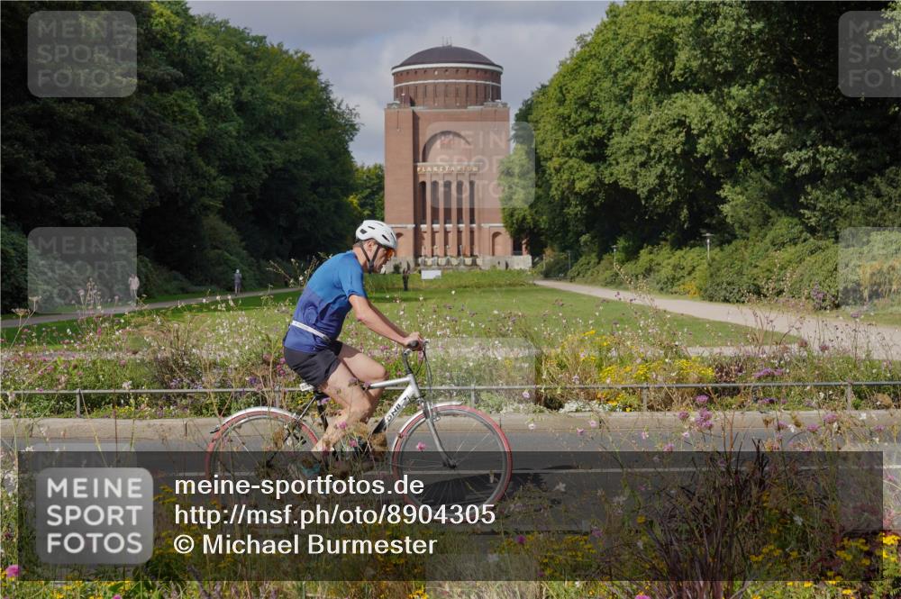 14.09.2025 - Stadtparktriathlon Michael Burmester http://msf.ph/oto/8904305 14.09.2025 11:15:50 Radfahren 739, 858, 875, 893, 918 meine-sportfotos.de