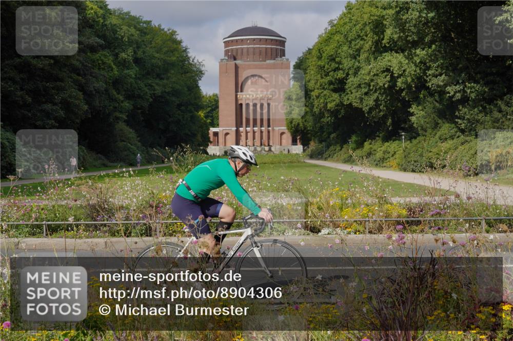 14.09.2025 - Stadtparktriathlon Michael Burmester http://msf.ph/oto/8904306 14.09.2025 11:15:51 Radfahren 739, 875, 893, 918 meine-sportfotos.de