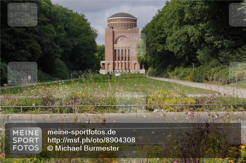 14.09.2025 - Stadtparktriathlon Michael Burmester http://msf.ph/oto/8904308 14.09.2025 11:15:55 Radfahren 739, 875, 893, 940 meine-sportfotos.de