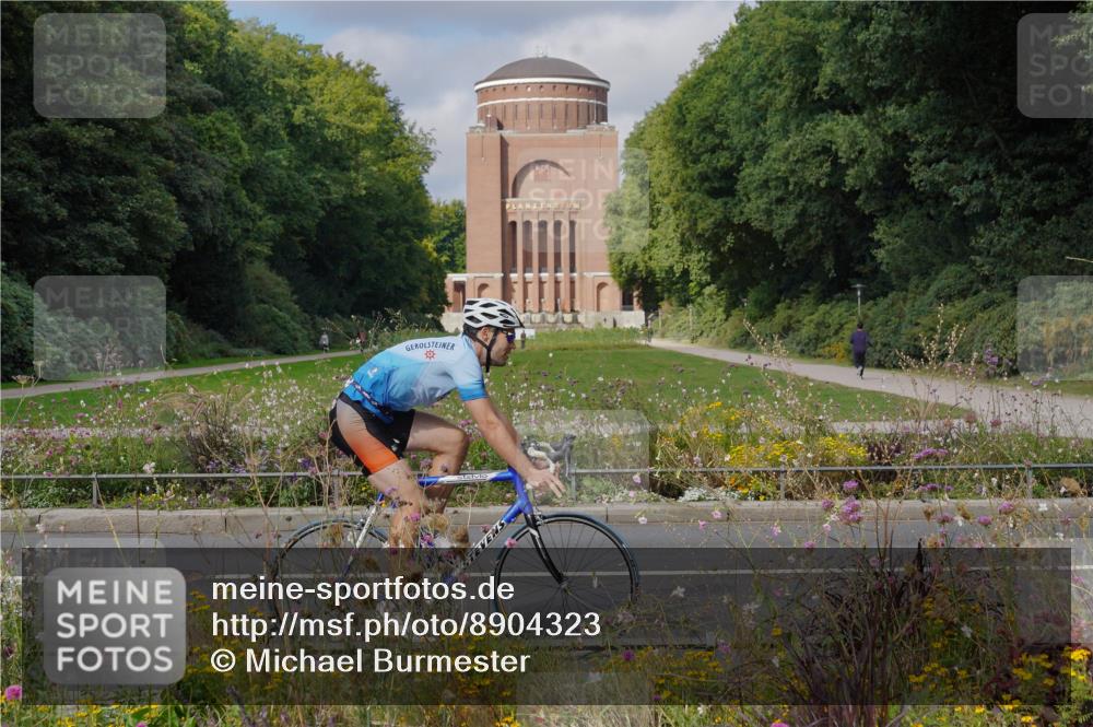14.09.2025 - Stadtparktriathlon Michael Burmester http://msf.ph/oto/8904323 14.09.2025 11:16:49 Radfahren 823, 849, 888 meine-sportfotos.de
