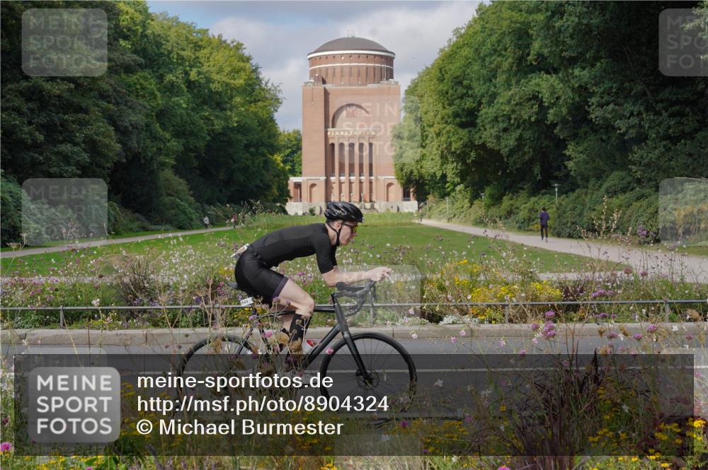 14.09.2025 - Stadtparktriathlon Michael Burmester http://msf.ph/oto/8904324 14.09.2025 11:16:51 Radfahren 823, 849, 888 meine-sportfotos.de
