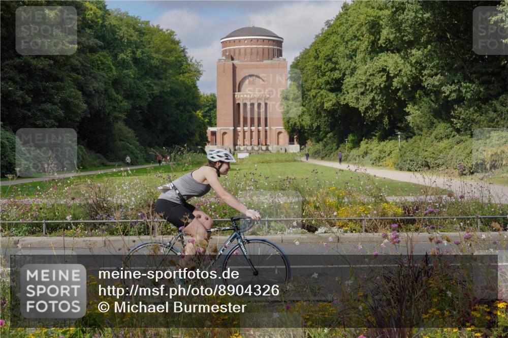 14.09.2025 - Stadtparktriathlon Michael Burmester http://msf.ph/oto/8904326 14.09.2025 11:17:04 Radfahren 843, 900, 950, 967, 987, 1000 meine-sportfotos.de