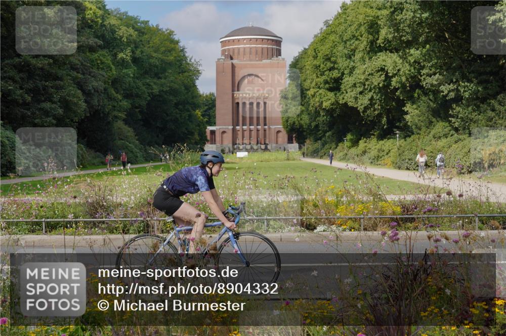 14.09.2025 - Stadtparktriathlon Michael Burmester http://msf.ph/oto/8904332 14.09.2025 11:17:40 Radfahren 805, 992, 995 meine-sportfotos.de