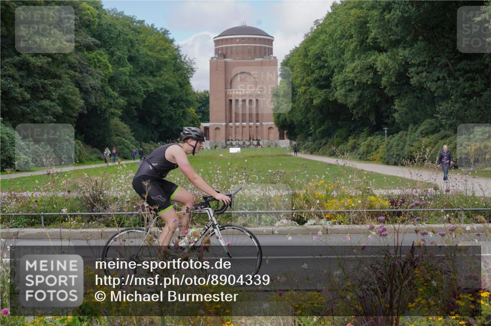 14.09.2025 - Stadtparktriathlon Michael Burmester http://msf.ph/oto/8904339 14.09.2025 11:18:24 Radfahren 902, 930, 935, 976 meine-sportfotos.de